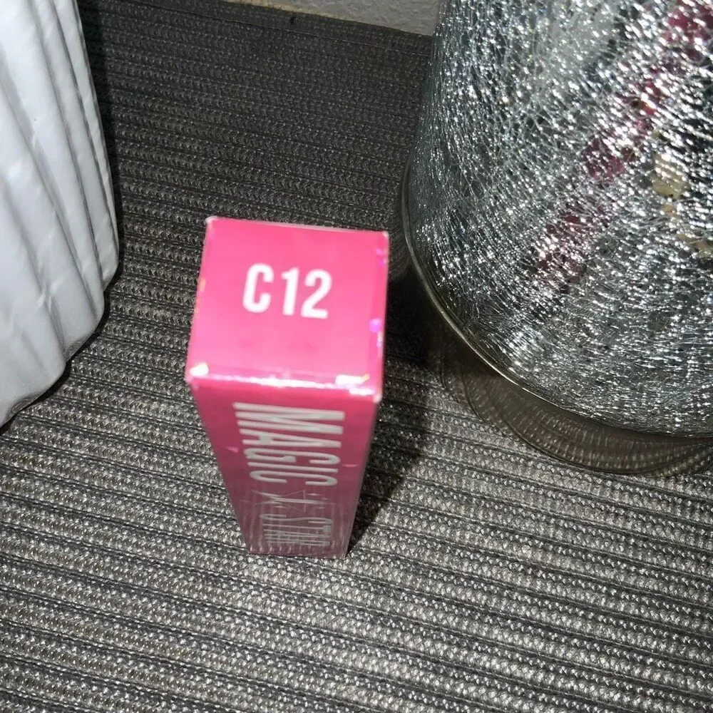 Jeffree Star concealer C12 Full size